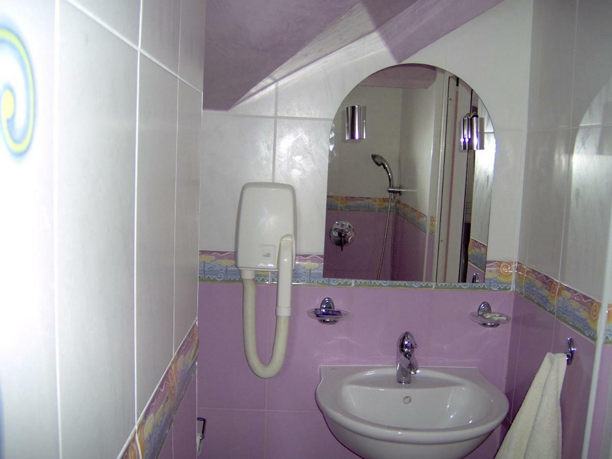 Hotel Kamelia Varna Ngoại thất bức ảnh